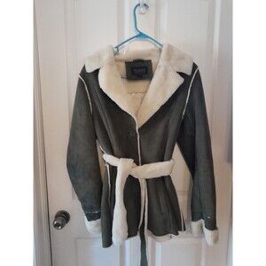 Wilsons Leather Women Green  Button Down With Belt And Pocket. Size Medium.